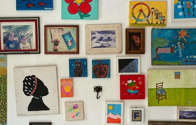 Exposição em Goiânia tem obras resgatadas da Feira da Marreta