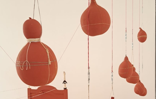 Exposição 'Para aquilo que se tece' ocupa Vila Cultural Cora Coralina