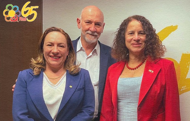 Fábio Tokarski formaliza apoio à Adriana Accorsi em Goiânia