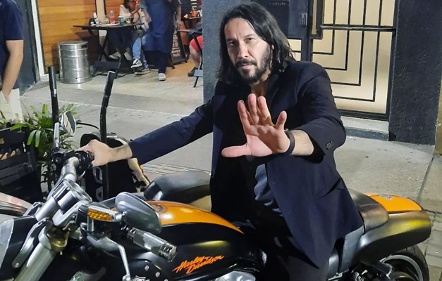 Facebook indenizará sósia brasileiro de Keanu Reeves por exclusão de perfil