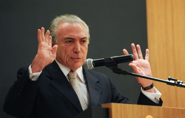 Fala de Temer eleva desconfiança no Planalto e anima PMDB anti-Dilma