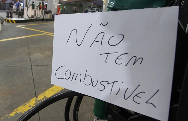 Falta combustível em mais de 60% dos postos de Goiânia
