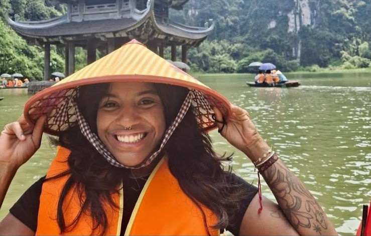 Família confirma morte de brasileira que caiu em vulcão na Indonésia 
