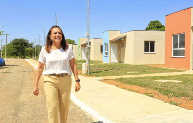 Famílias de Aruanã recebem casas à custo zero no aniversário da cidade