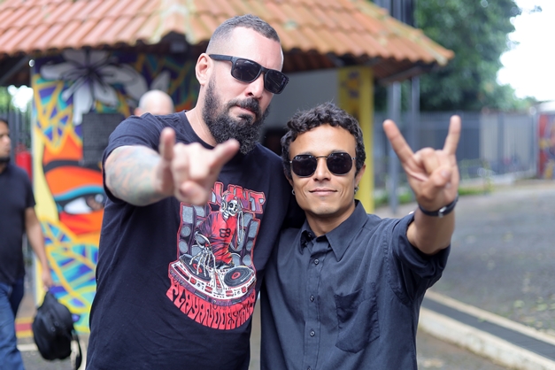 Fãs de rock se reúnem em festa de carnaval no Martim Cererê, em Goiânia