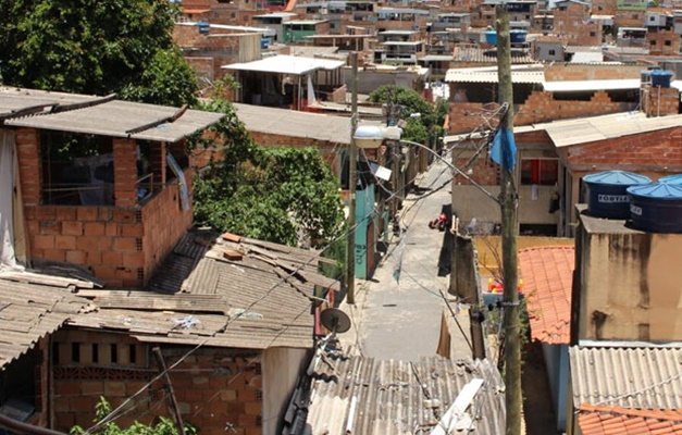 Favelas em Goiânia desafiam melhorias de políticas sociais