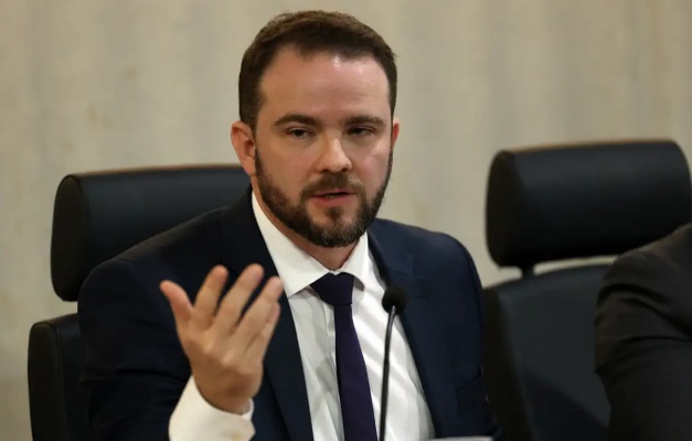 Fazenda diz que estudará alternativas para aumento do IOF