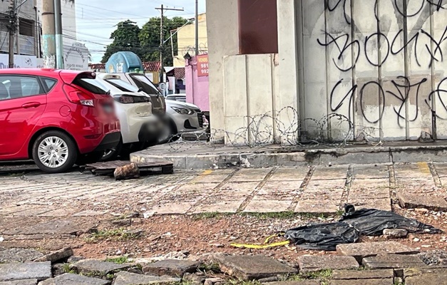 FDS Calçadas de Goiânia viram prova de obstáculos para pedestres