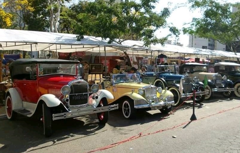 Feira de Antiguidades da Tamandaré faz homenagem ao Clube da Esquina