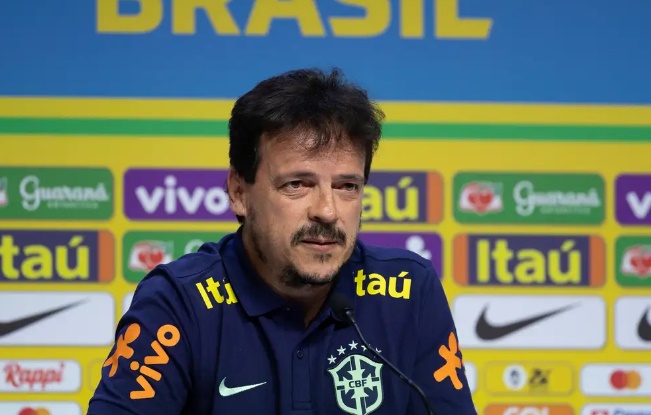 Fernando Diniz admite que seleção precisa melhorar a defesa