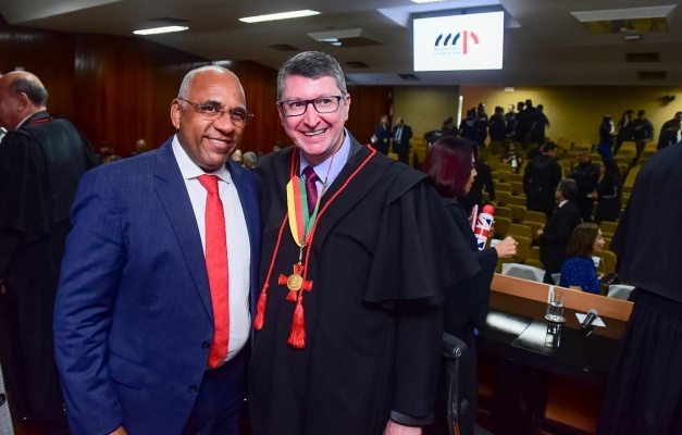 Fernando Krebs toma posse como novo procurador de Justiça do MP-GO