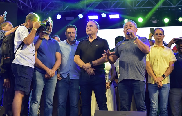 Festa do Trabalhador reúne mais de 30 mil pessoas em Aparecida de Goiânia 
