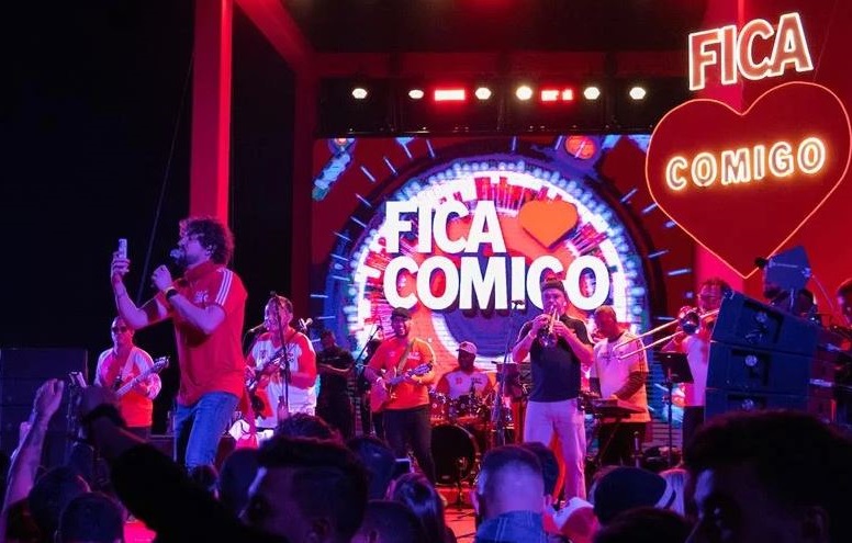 Festa 'Fica Comigo' desembarca em Goiânia em ritmo de pagode anos 90