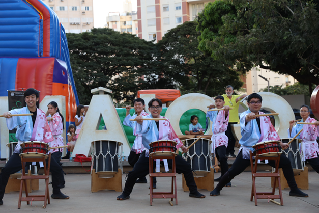 Festival Bon Odori realiza apresentação de 'taikos' em praça de Goiânia
