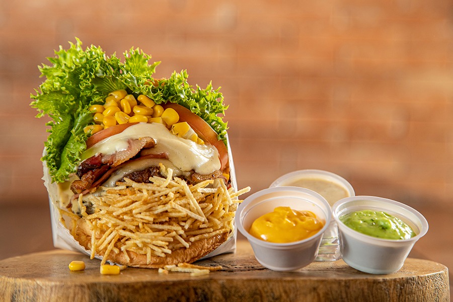 Festival em Goiânia celebra tradição e sabor dos pitdogs