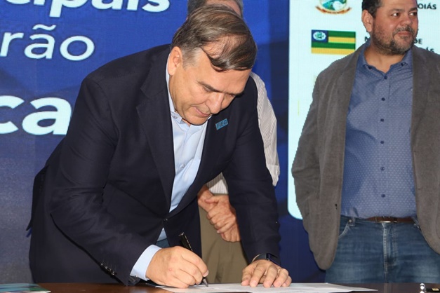 Fieg assume gestão de escolas em mais 4 cidades e projeta ampliar programa