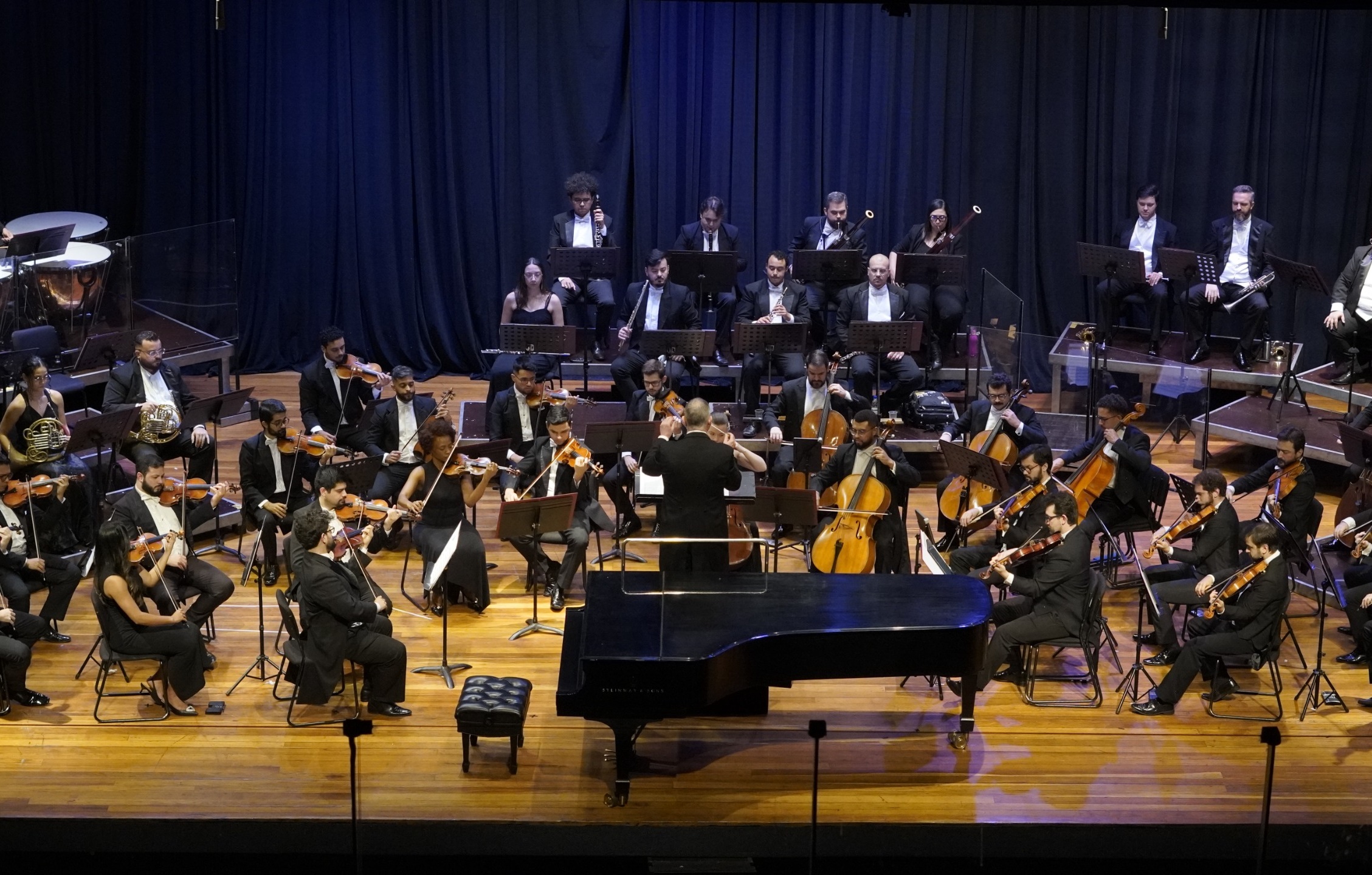 Filarmônica faz concerto gratuito em homenagem ao maestro Emilio De Cesar