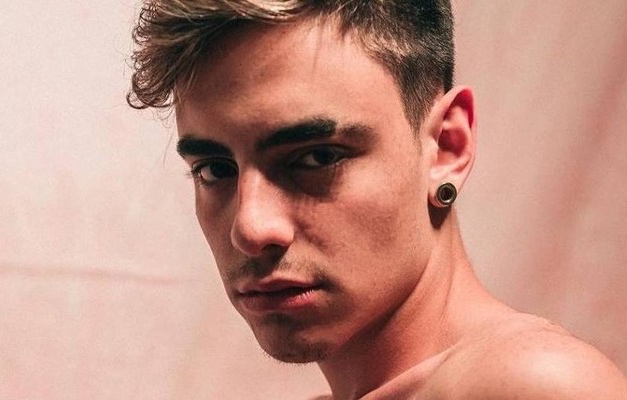 Filho de Alexandre Frota abre perfil em site de conteúdo pornográfico