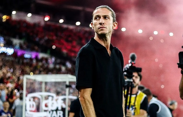 Filipe Luís entra em seleto grupo de campeões da Libertadores como jogador e treinador