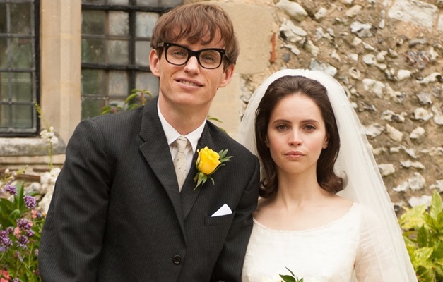 Filme conta a história de romance de Stephen e Jane Hawking