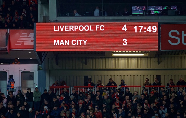 Firmino faz golaço, Liverpool vence jogo de sete gols e impõe 1ª derrota ao City