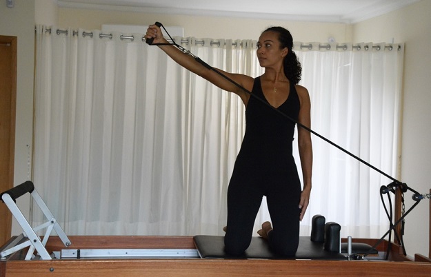 Fisioterapeuta explica como o Pilates pode ajudar a evitar dores nas costas
