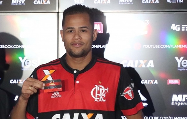 Flamengo aciona a Fifa por atraso na documentação do atacante Geuvânio