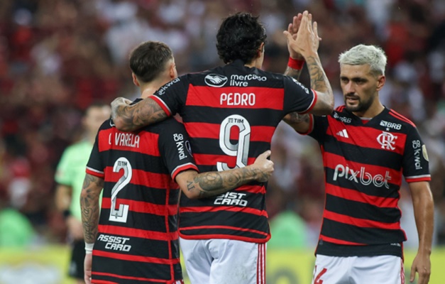 Flamengo goleia Bolívar e fica perto da vaga nas oitavas de final da Copa Libertadores