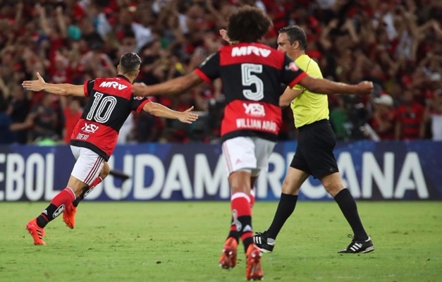 Flamengo obtém empate heroico contra o Fluminense e está na semi da Sul-Americana