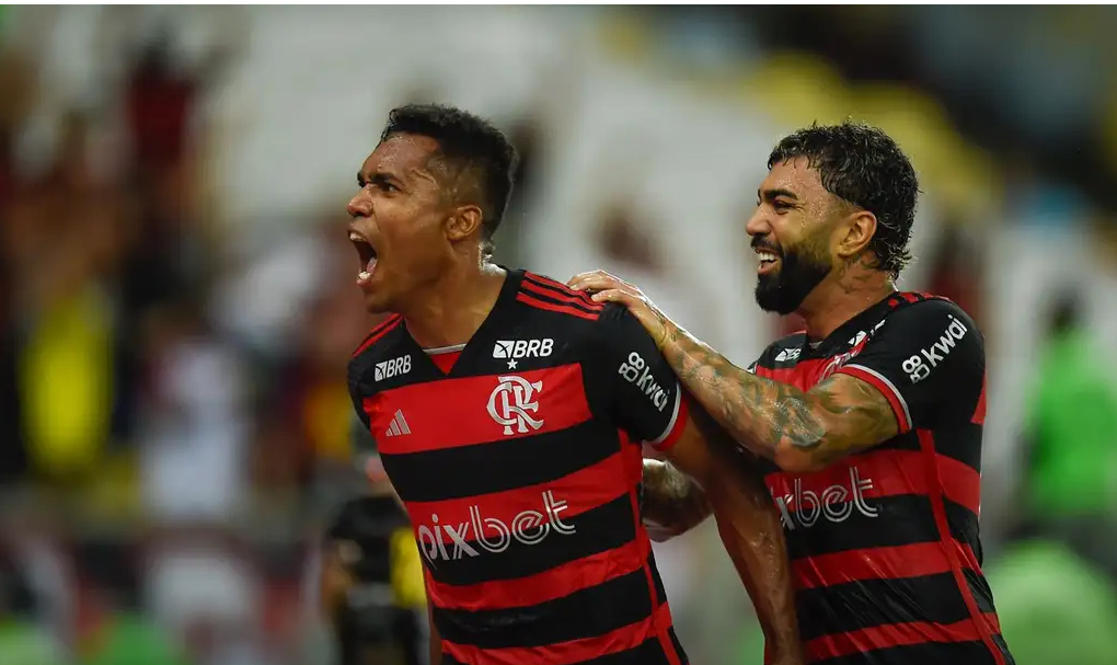 Flamengo sai na frente do Corinthians na semifinal da Copa do Brasil