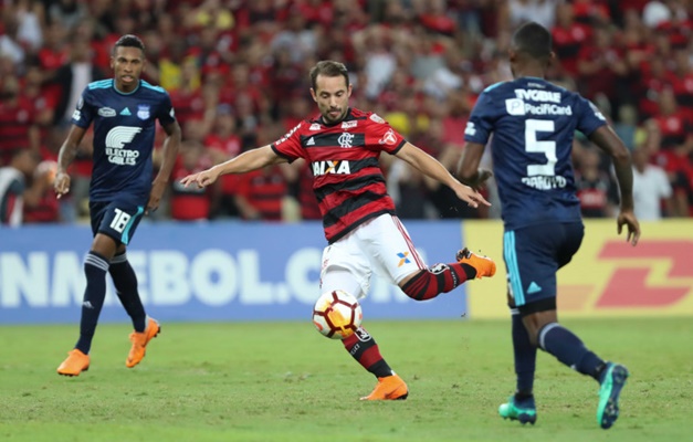 Flamengo vence Emelec e sacramenta classificação na Libertadores