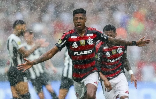 Flamengo vence o Botafogo e conquista a Supercopa do Brasil