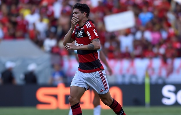 Flamengo vence o Coritiba por 3 a 0 em estreia no Brasileirão