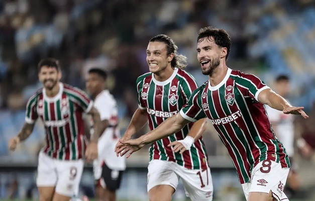 Fluminense goleia São Paulo e confirma presença na Copa Libertadores