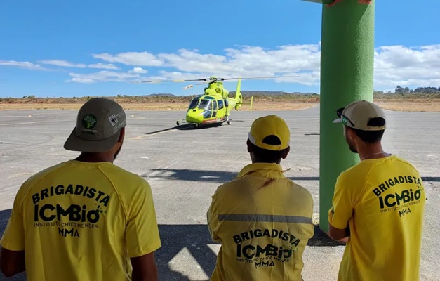 Fogo na Chapada dos Veadeiros é controlado; brigadistas seguem no local