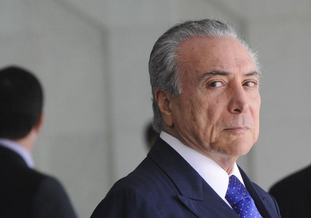 Fora da articulação, Temer nega apoio a projeto de Dilma para recriar tributo