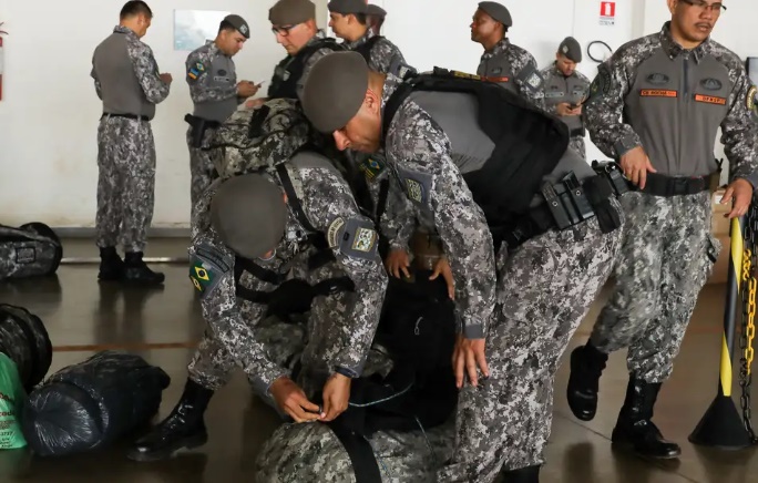 Força Nacional e policiais da reserva são convocados em meio à onda de saques e roubos no RS