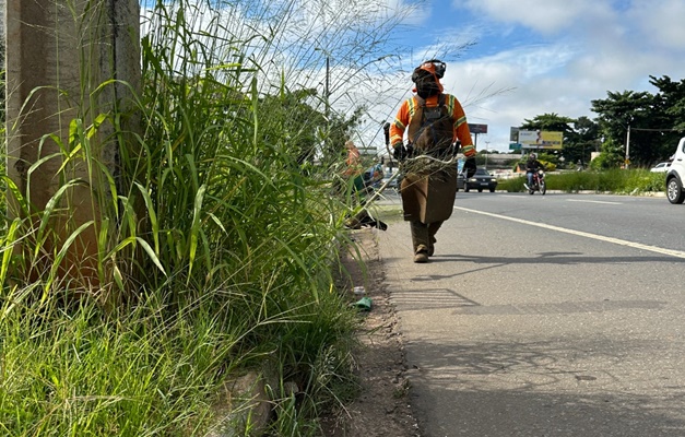 Força-tarefa da Comurg realiza limpeza na Marginal Botafogo até domingo (4)