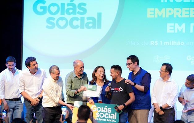 Formandos de cursos profissionalizantes recebem benefícios em Itumbiara