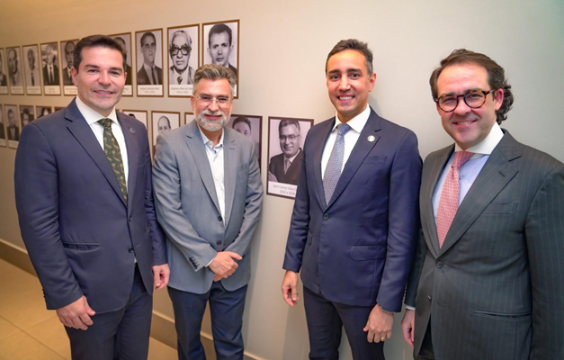 Foto de Jacó Coelho é entronizada na galeria de presidentes da Casag