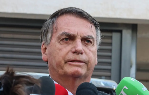 Fraude em cartão de vacina: o que significa o indiciamento da PF que atinge Bolsonaro?