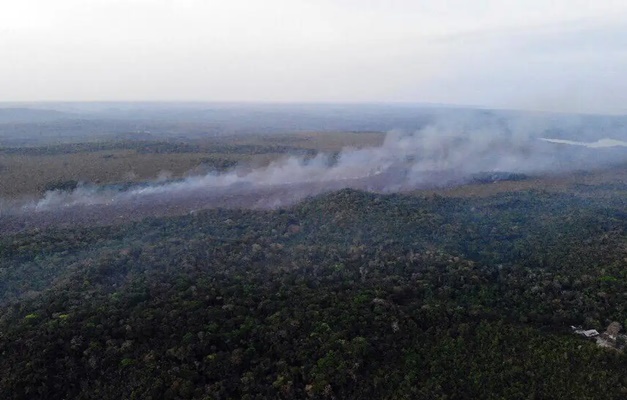 Fumaça de queimadas atinge cidades de dez estados