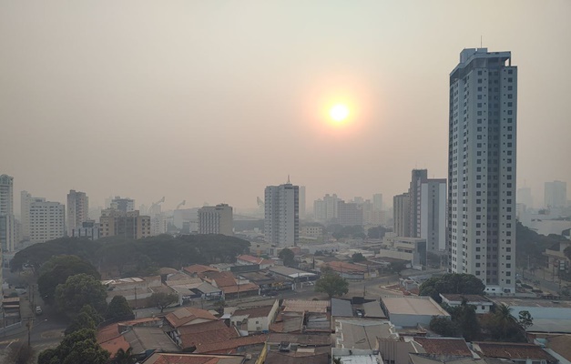 Fumaça toma conta de Goiânia