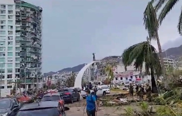 Furacão Otis mata ao menos 58 no México; hotel do episódio de Chaves é atingido