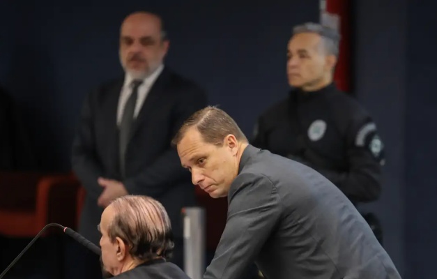 Fux pede condenação de Cid por tentativa de abolição da democracia