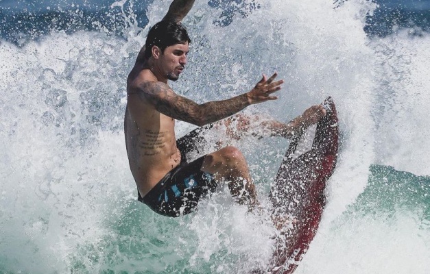 Gabriel Medina passa por Seth Moniz e vai às oitavas de Peniche; Tatiana avança
