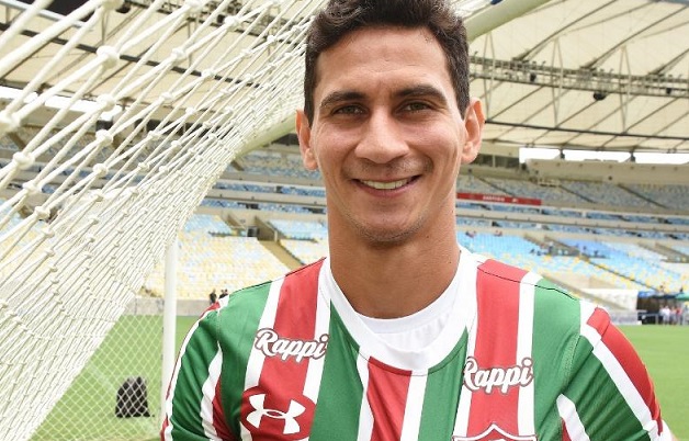 Ganso é suspenso por nove jogos por expulsão após ofensas a quarto árbitro