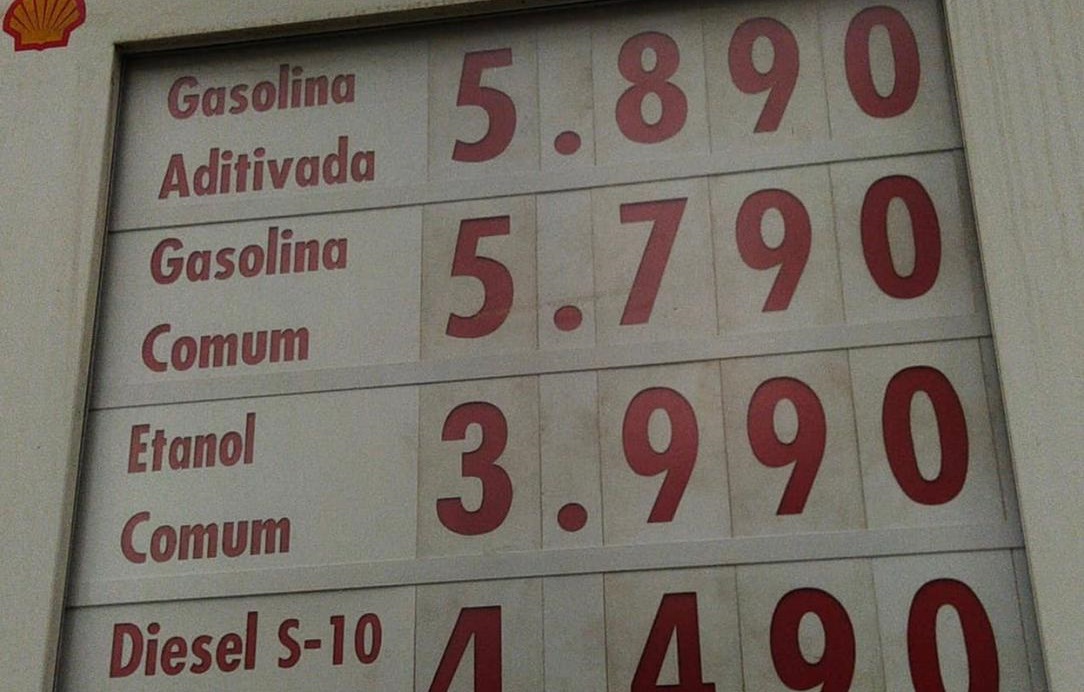 Gasolina já é vendida a R$ 5,79 em Goiânia