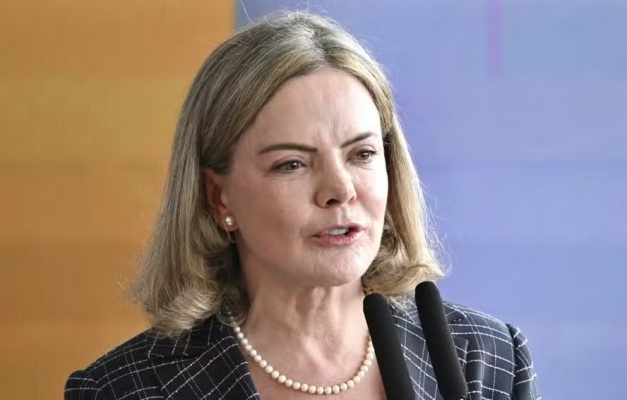 Gleisi e Messias reagem à revogação de vistos de ministros e criticam interferência dos EUA