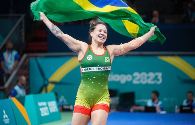 Goiana Lais Nunes conquista ouro no wrestling em Santiago 2023